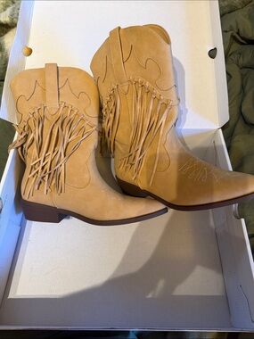 Women's Fringe Western Cowboy Boots - Tan